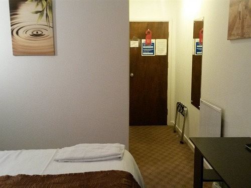 Red Lion Hotel Tredegar מראה חיצוני תמונה