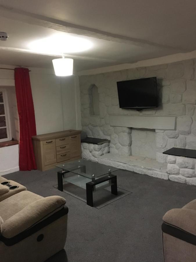 Red Lion Hotel Tredegar מראה חיצוני תמונה